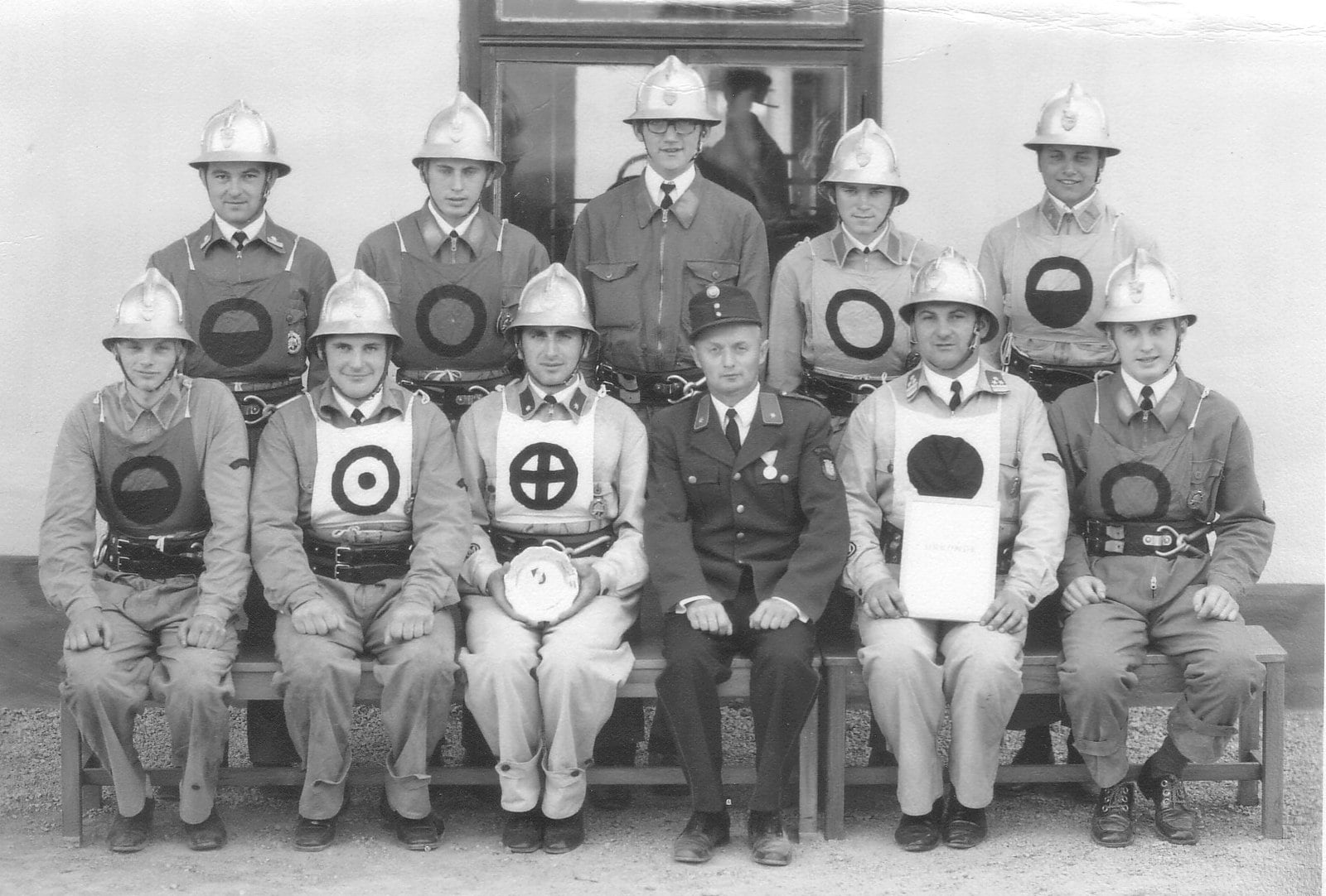 Die erste Wettkampfgruppe der Freiwilligen Feuerwehr Stranzendorf, 1971
